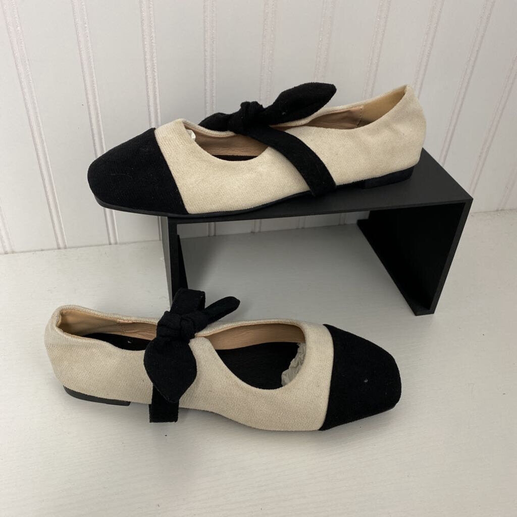 LADIES FLATS