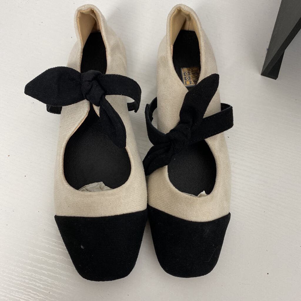 LADIES FLATS