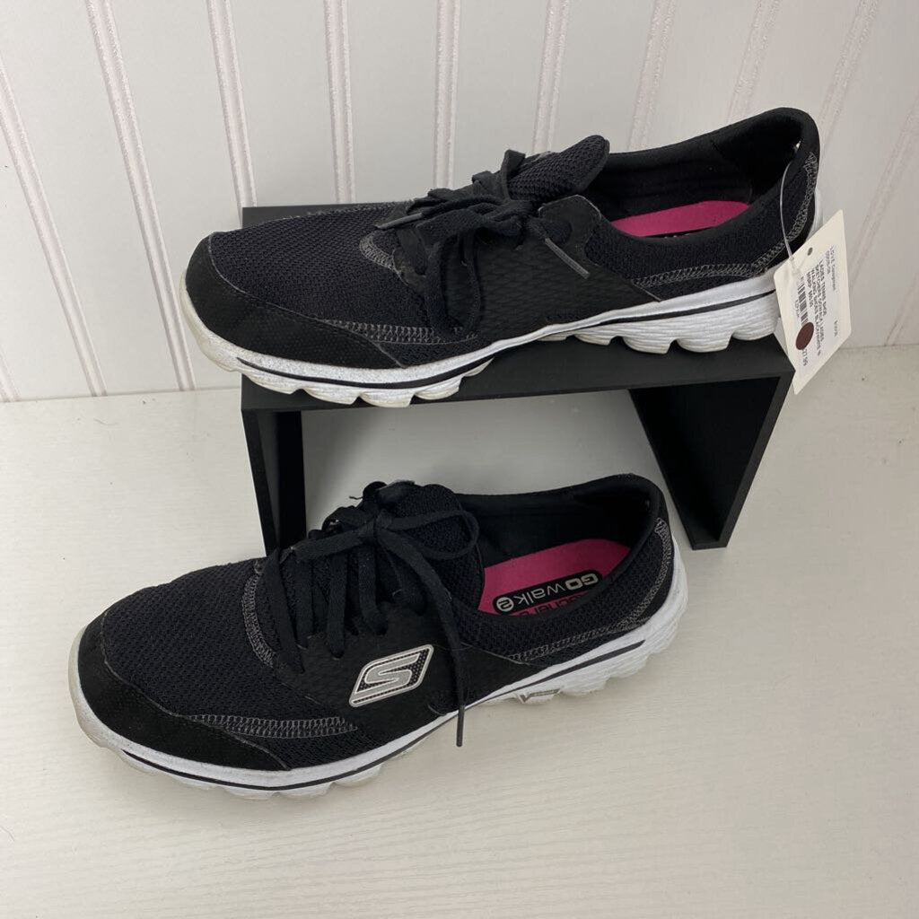LADIES WALKING SHOES