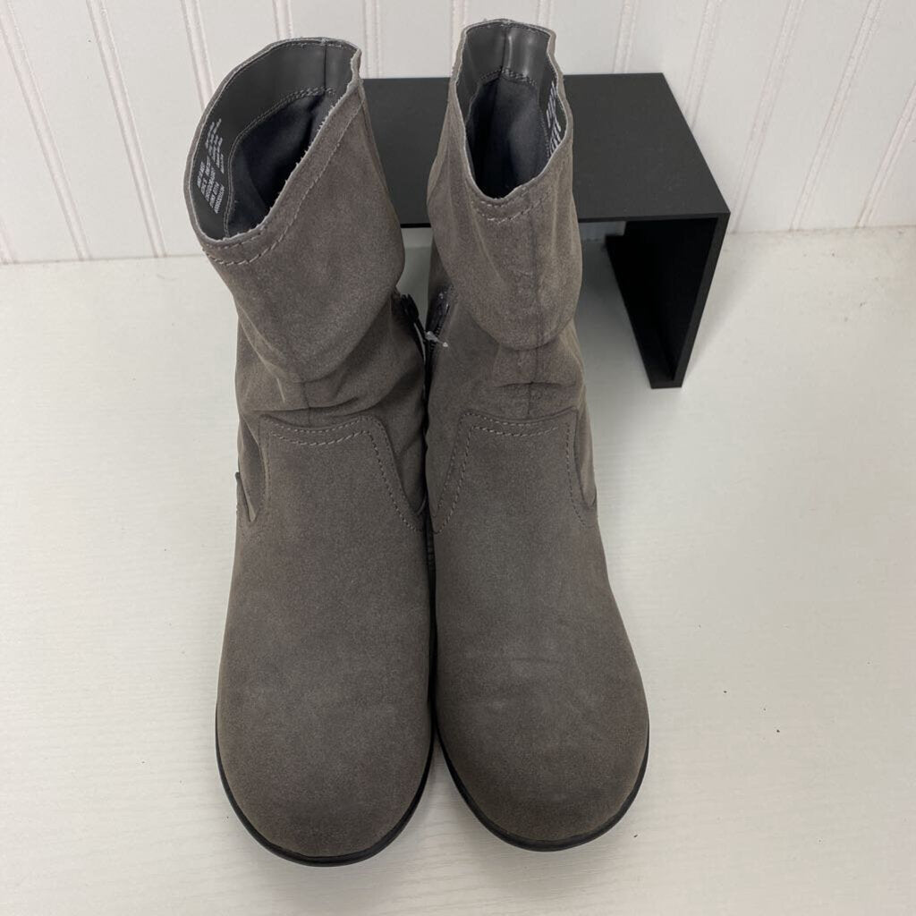 FAUX SUEDE ANKLE BOOT