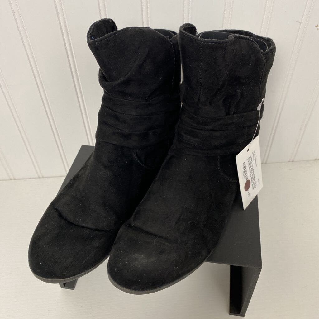 FAUX SUEDE ANKLE BOOTS