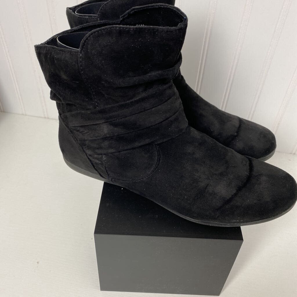 FAUX SUEDE ANKLE BOOTS