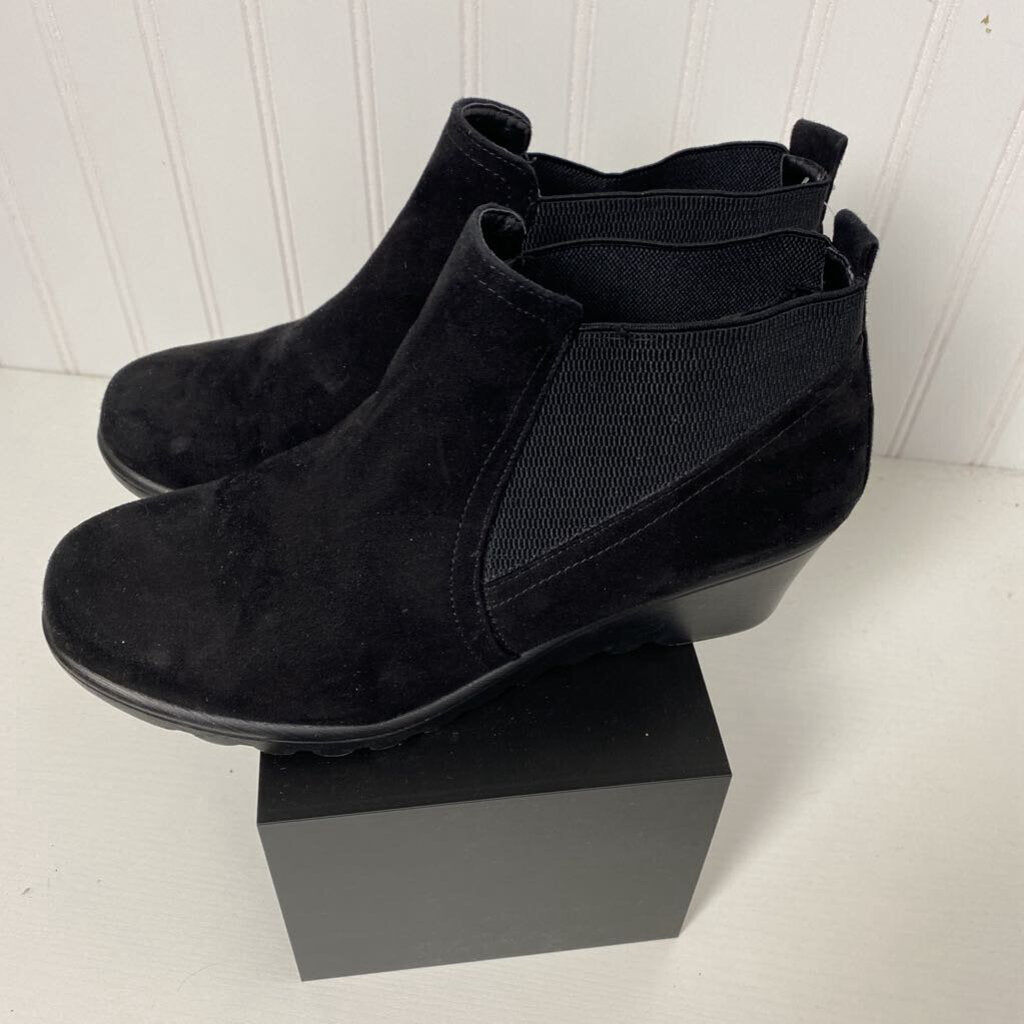 FAUX SUEDE ANKLE BOOTS