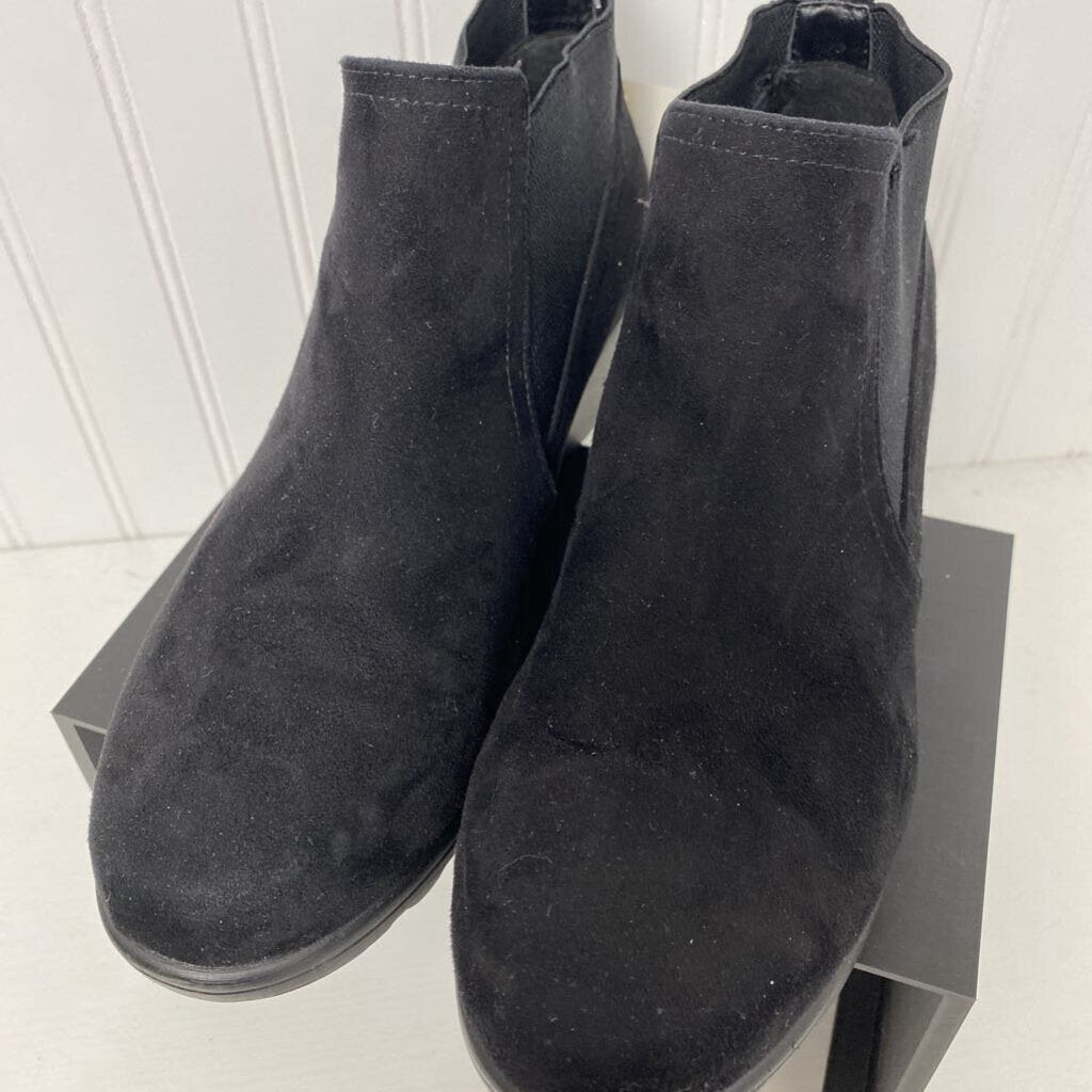 FAUX SUEDE ANKLE BOOTS
