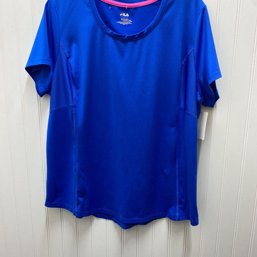 SHORT SLEEVED TOP