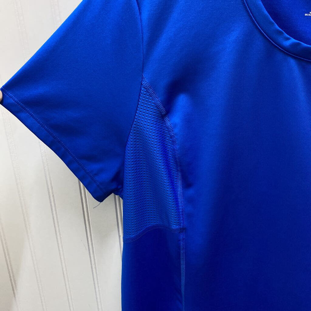 SHORT SLEEVED TOP