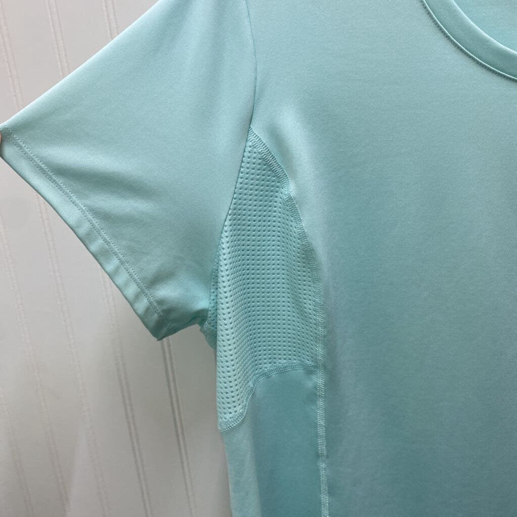 SHORT SLEEVED TOP