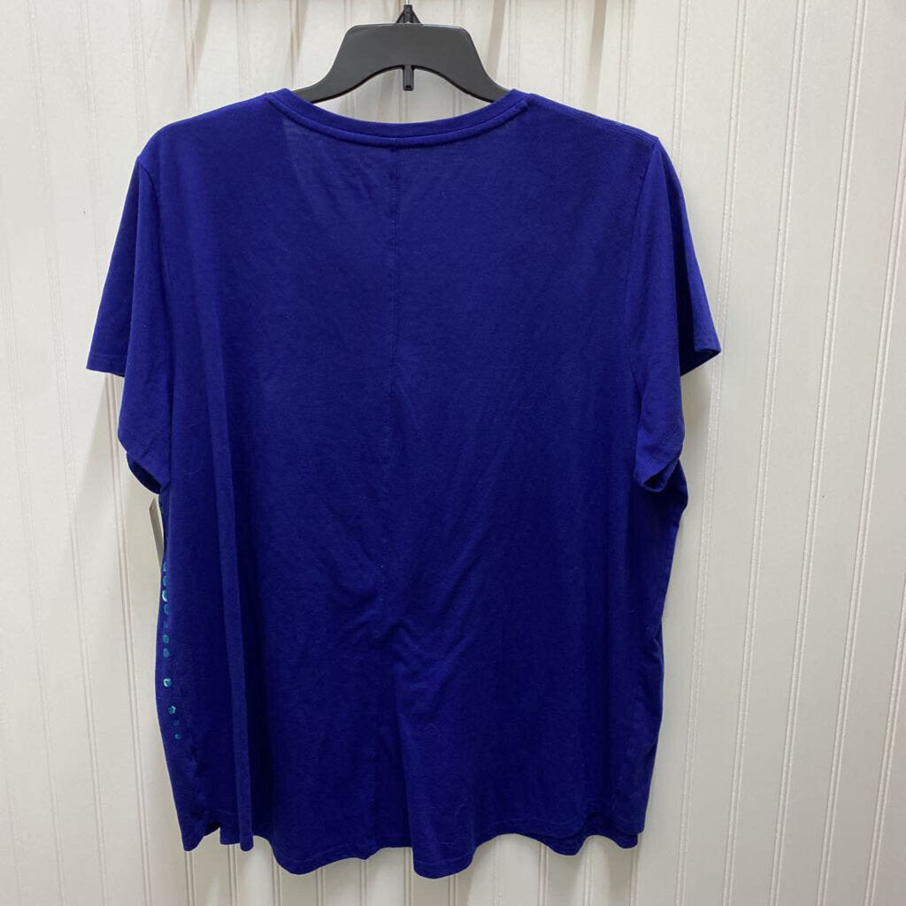 V NECK SHORT SLEEVED