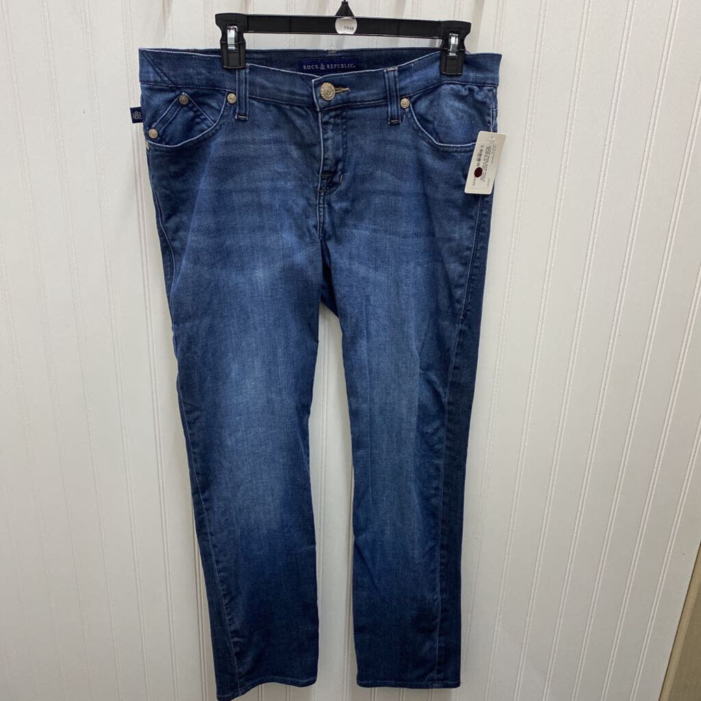 STRAIGHT LEGGED JEANS