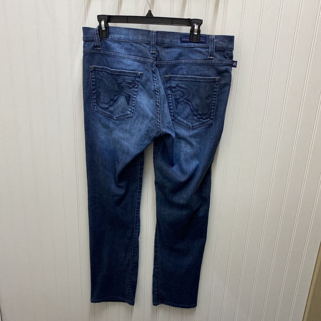 STRAIGHT LEGGED JEANS