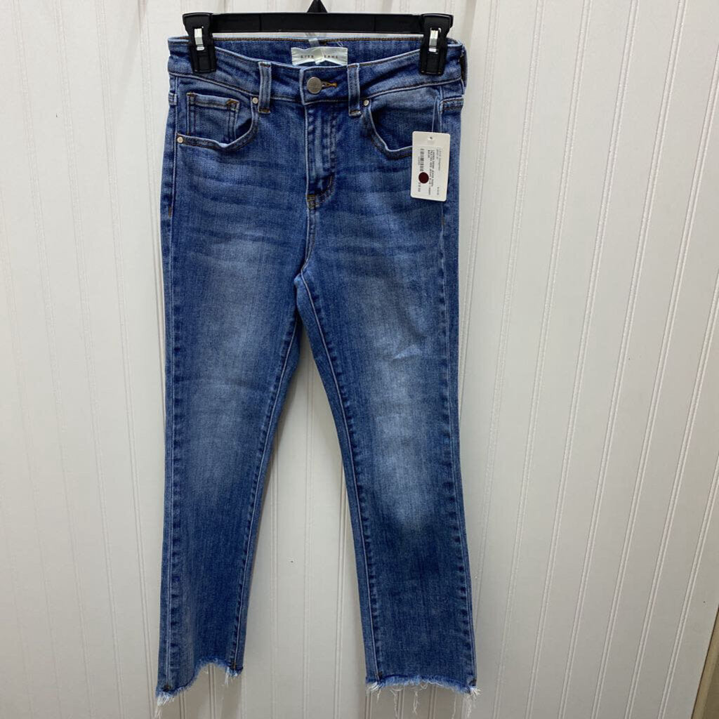 FRAYED HEM JEANS