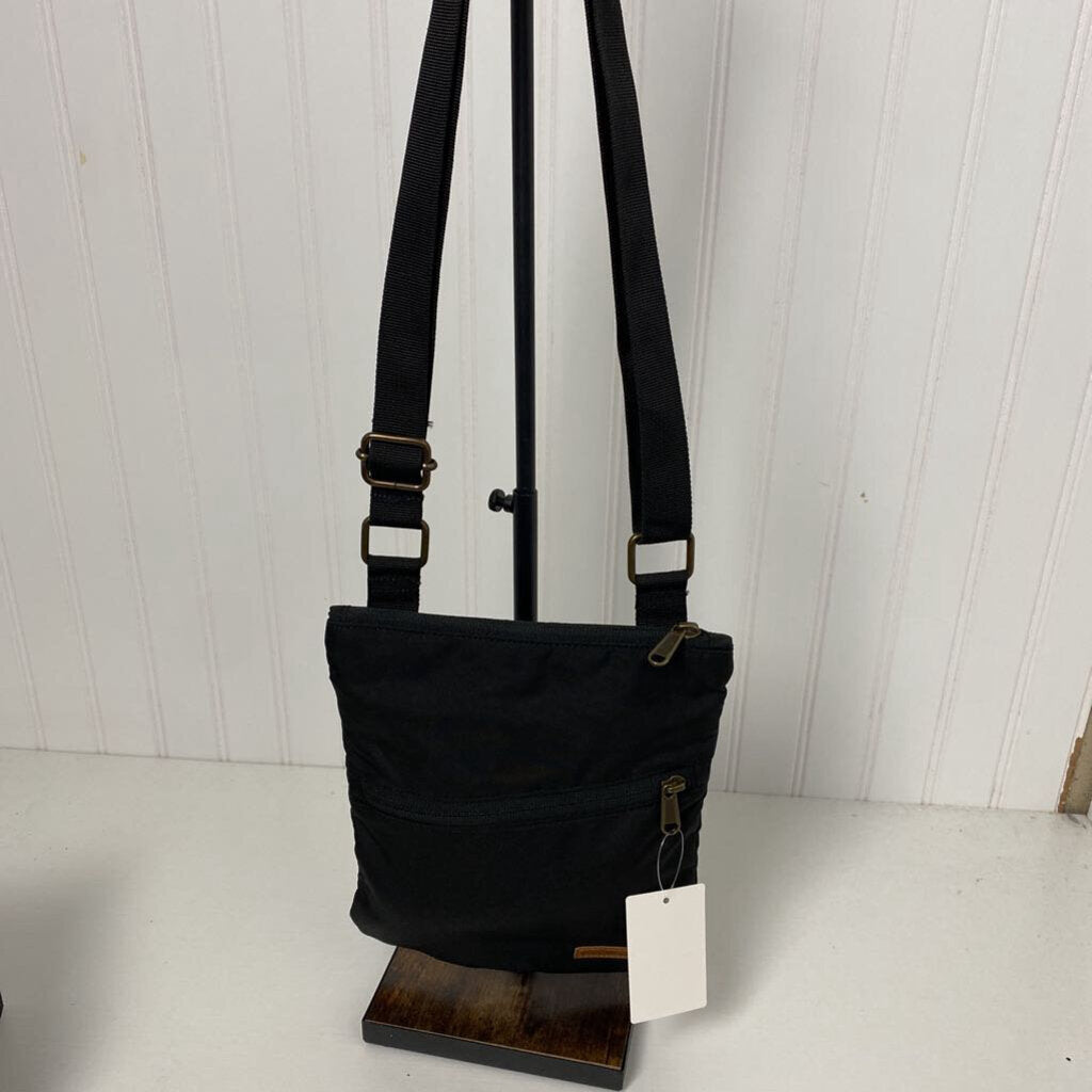 CROSS BODY PURSE