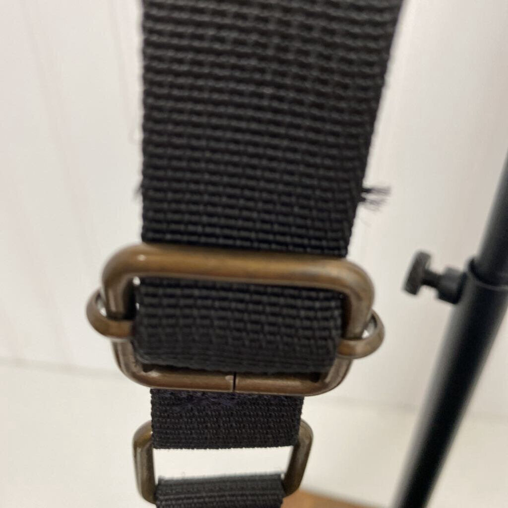 CROSS BODY PURSE