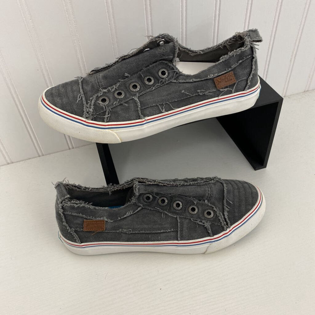 DISTRESSED CANVAS SHOES