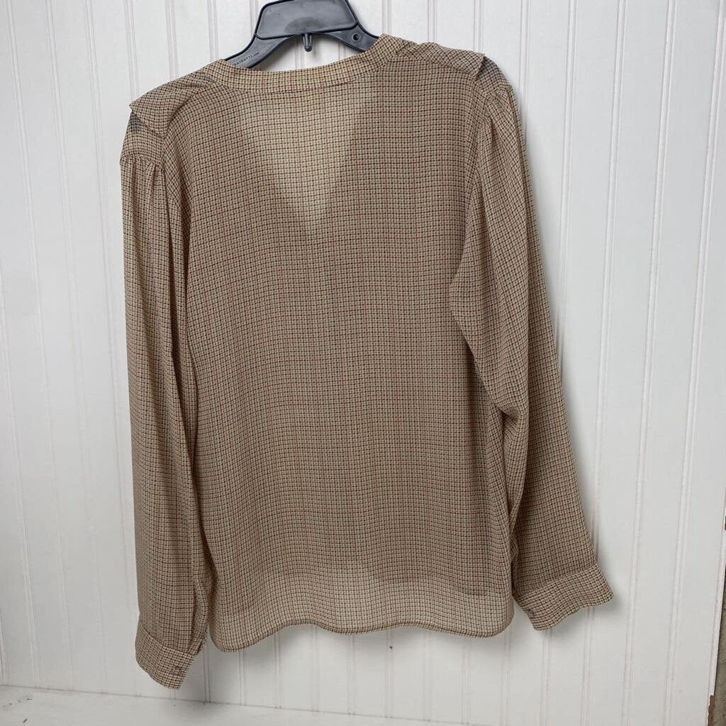 SHEER BUTTON TOP
