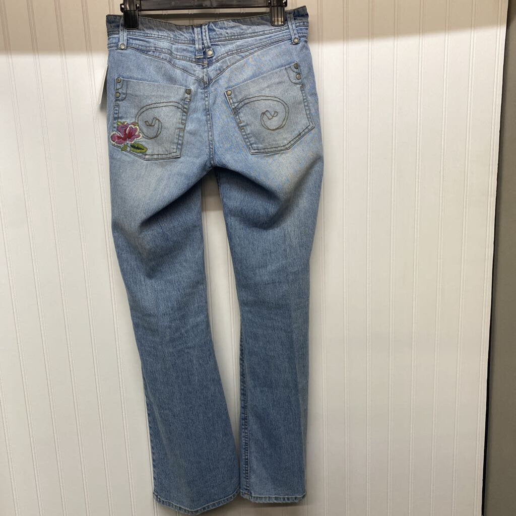 EMBROIDERED LEGGED JEANS