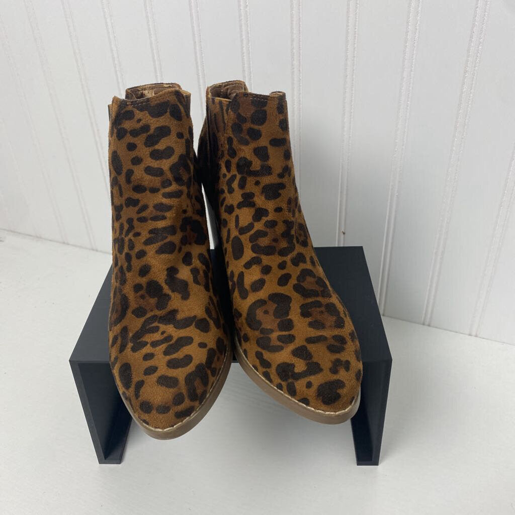 POINTED TOE ANKLE BOOT