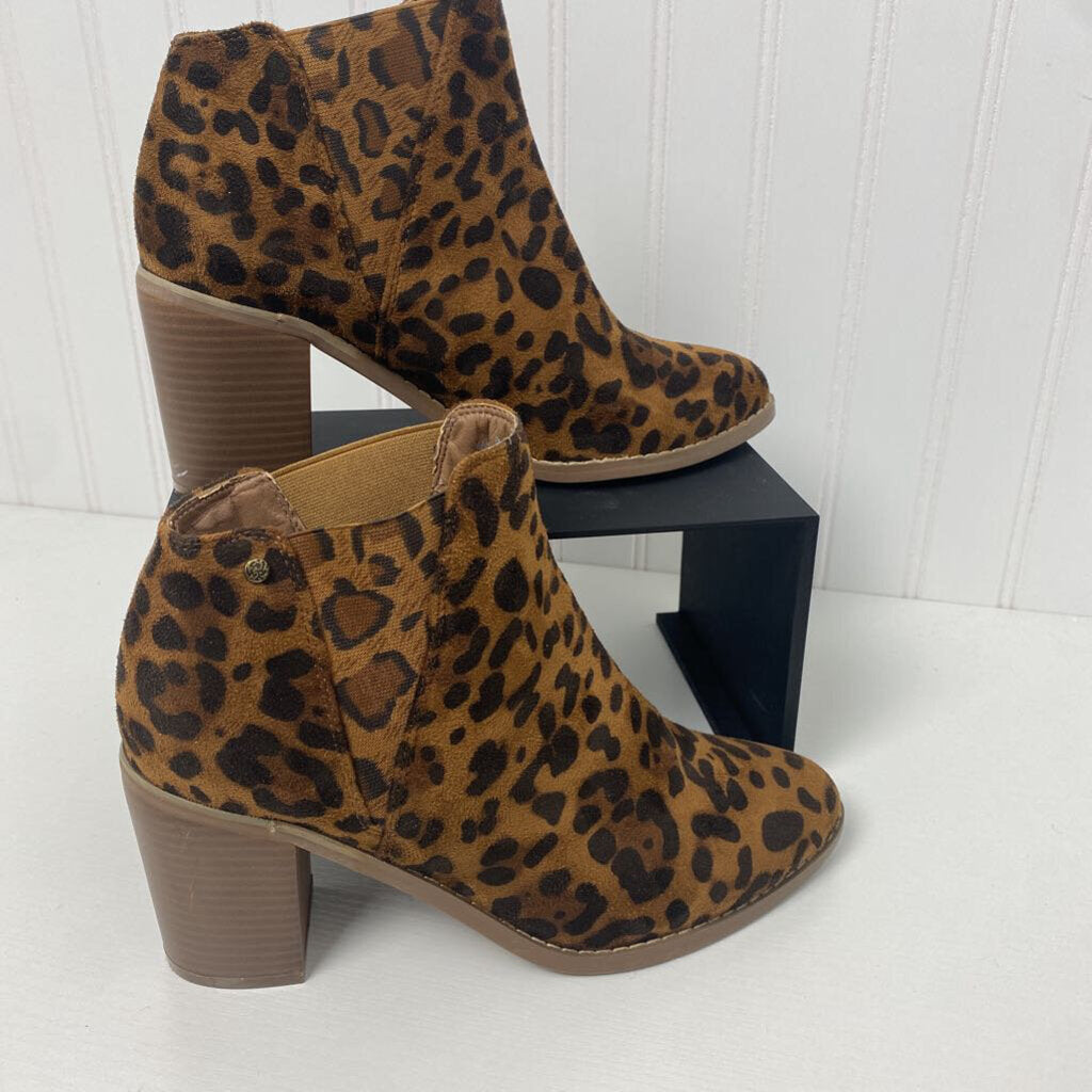 POINTED TOE ANKLE BOOT