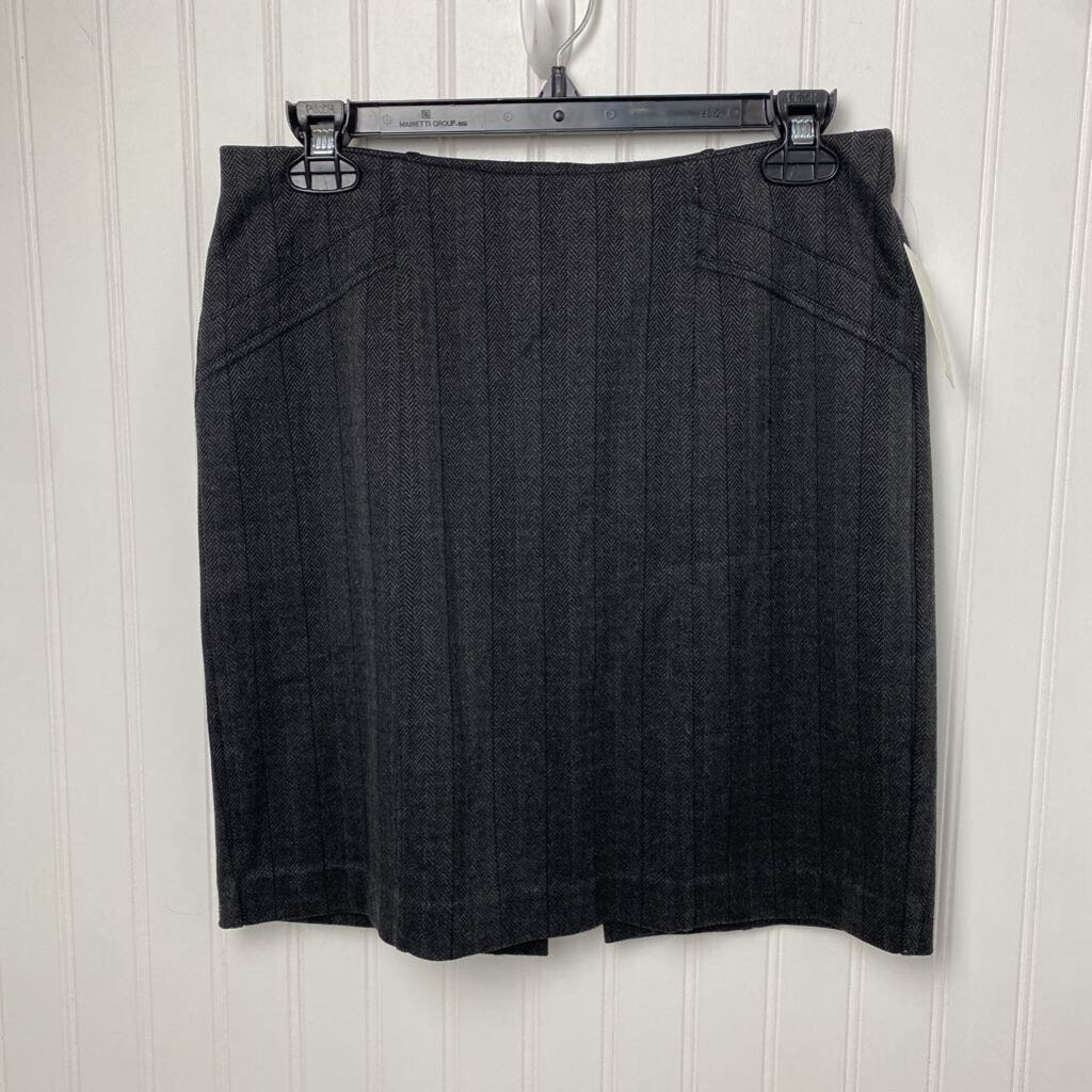 SHORT SKIRT
