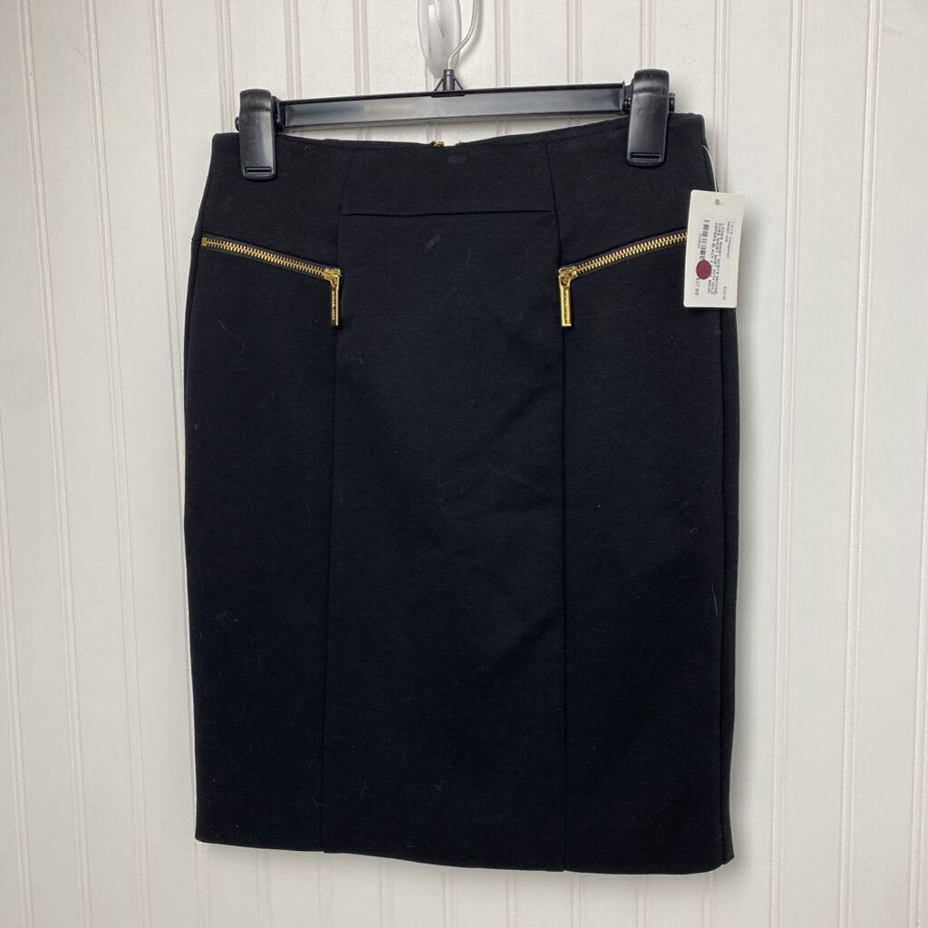 SHORT SKIRT WITH GOLD ZIPPERS