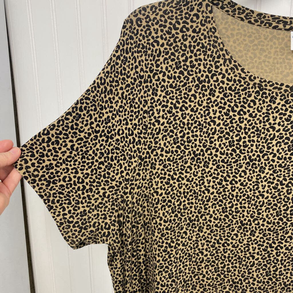 *BASIC SHORT SLEEVE ANIMAL PRINT SHIRT