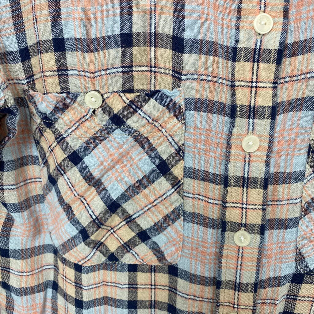 LONG SLEEVED BUTTON DOWN