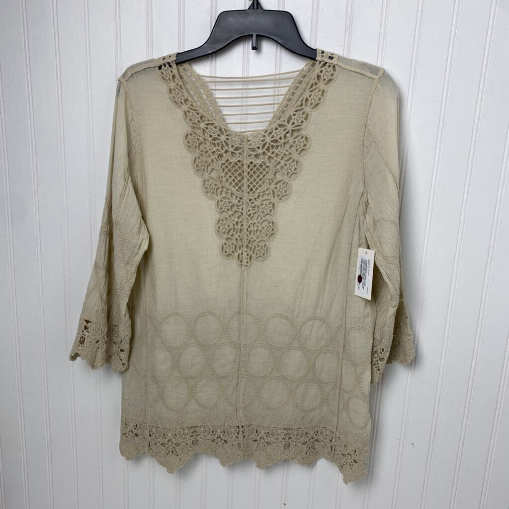 COTTON AND LACE LONG SLEEVED
