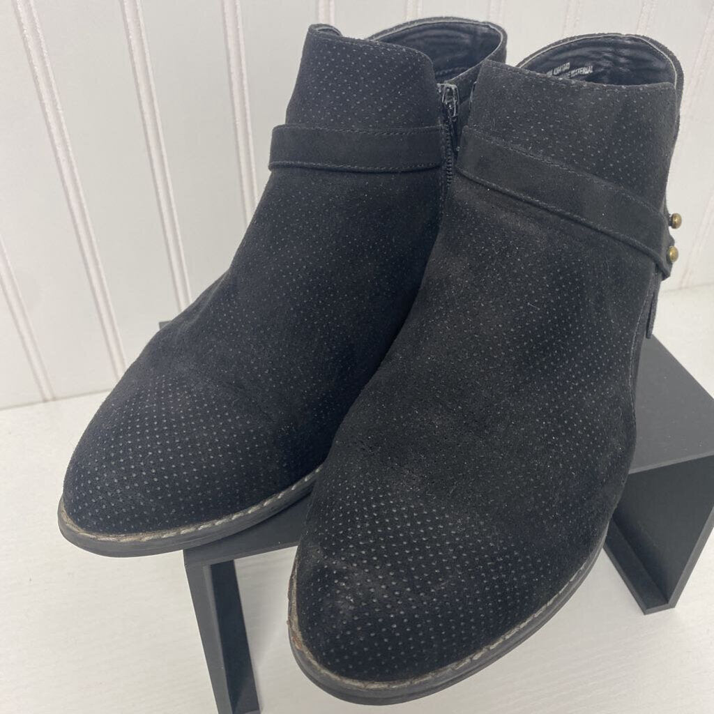 *SUEDE ANKLE BOOT