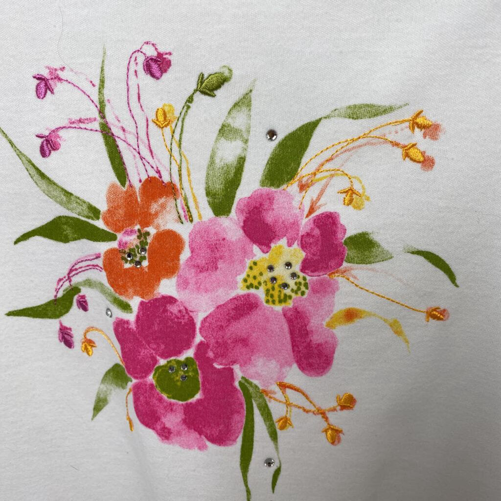*SHORT SLEEVE WITH FLOWER GRAPHIC