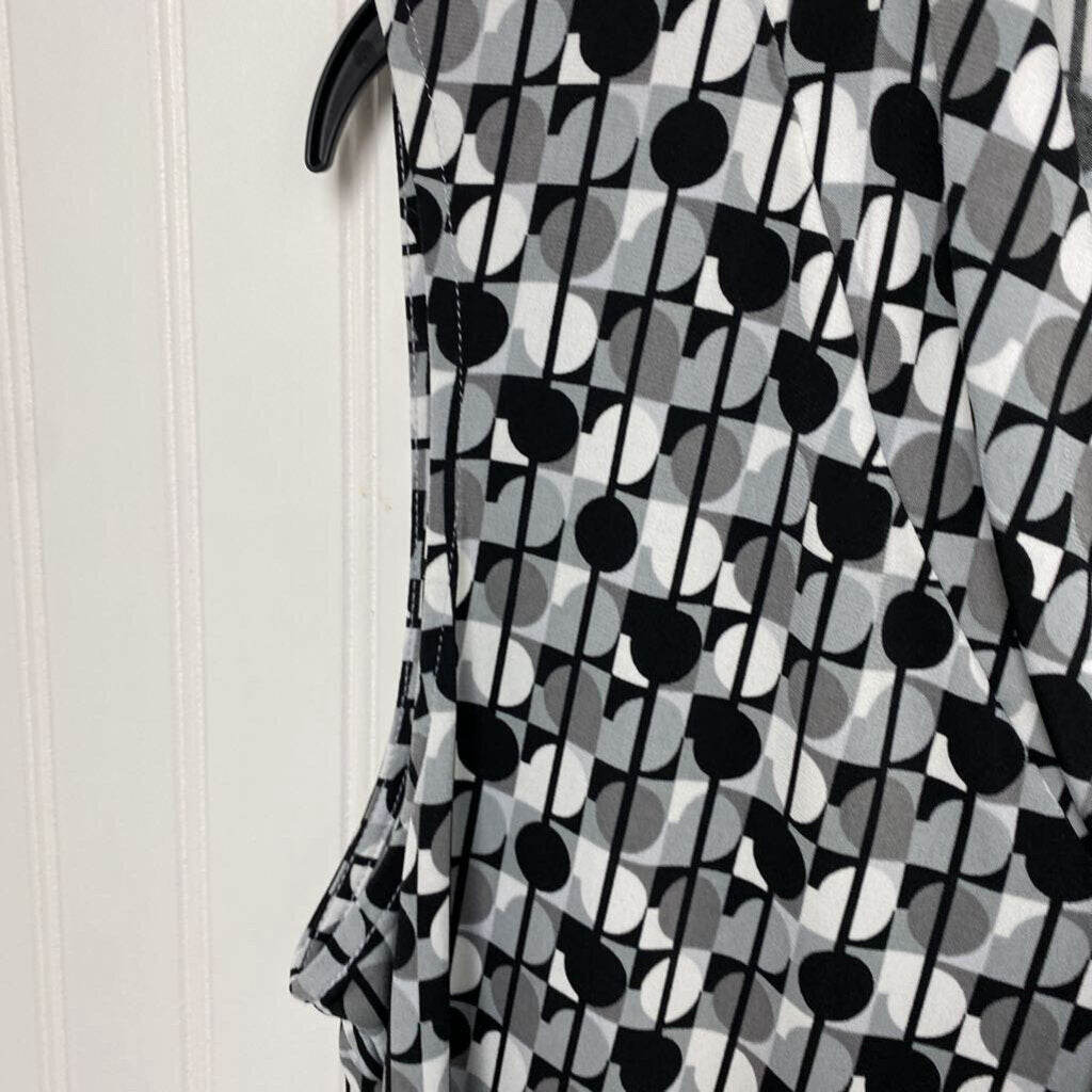 SLEEVELESS TOP