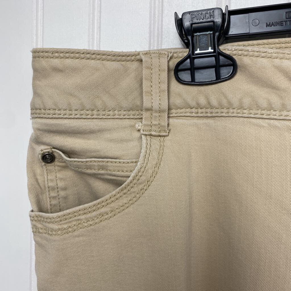 *KHAKI DENIM JEANS WITH ZIPPER AT ANKLE