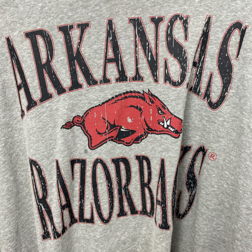 RAZORBACKS GRAPHIC SWEATSHIRT