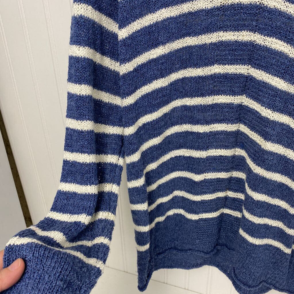 STRIPED V NECK SWEATER