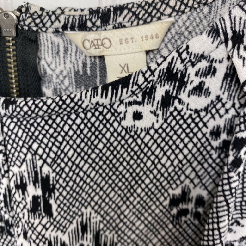SLEEVELESS KNIT TOP