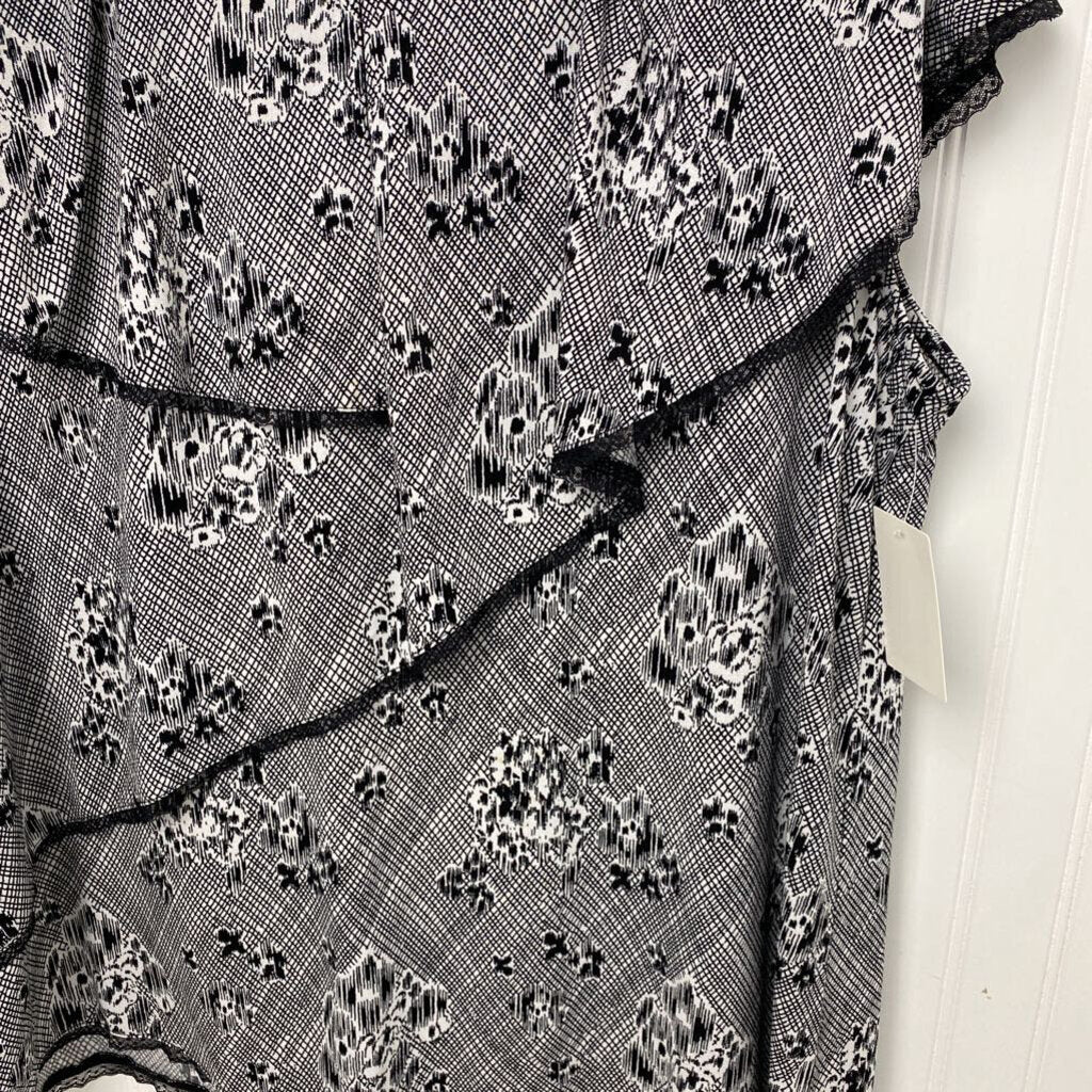 SLEEVELESS KNIT TOP