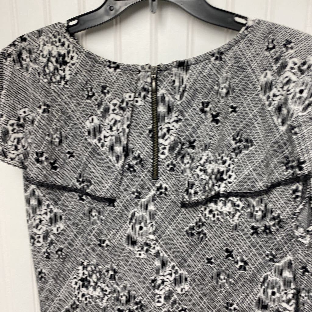 SLEEVELESS KNIT TOP