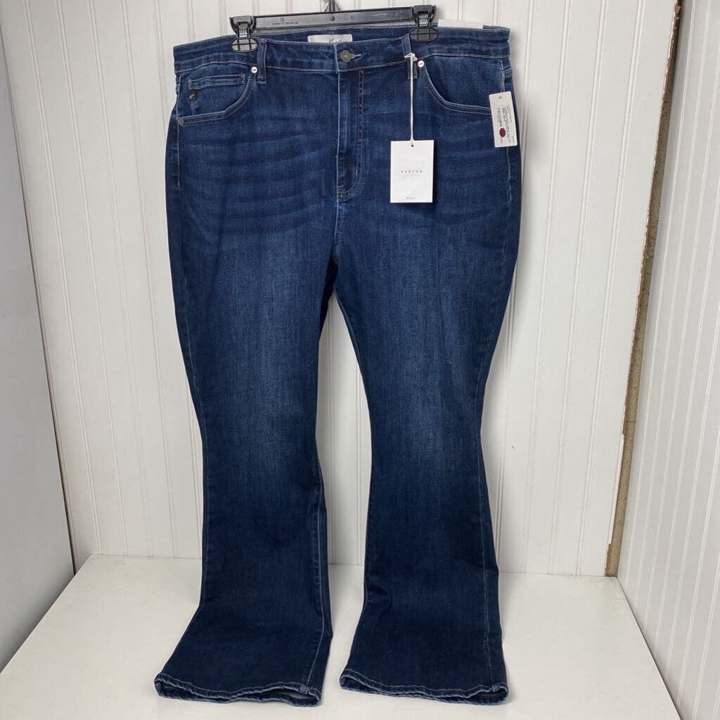BOOT CUT JEANS