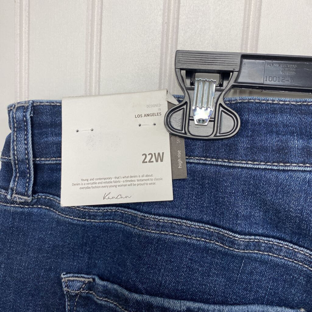 BOOT CUT JEANS