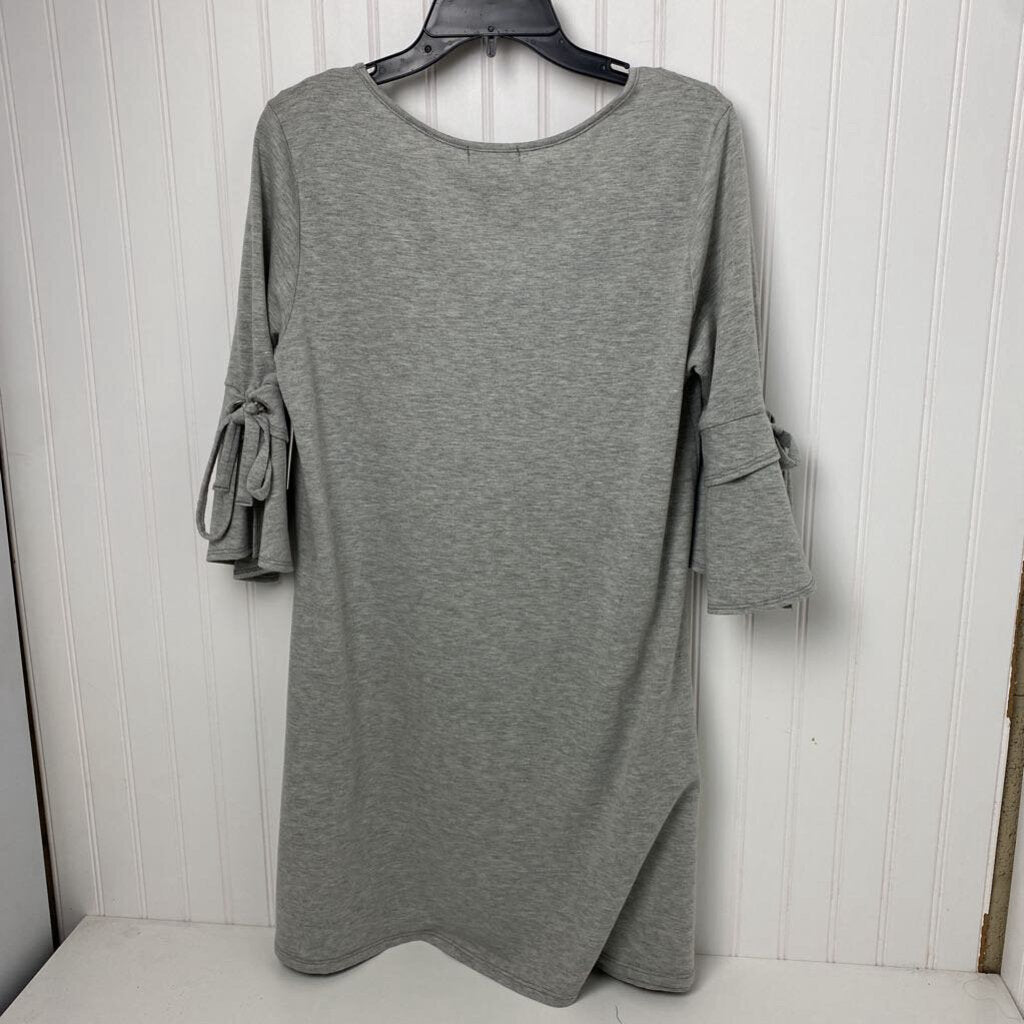 RUFFLED SLEEVED DRESS