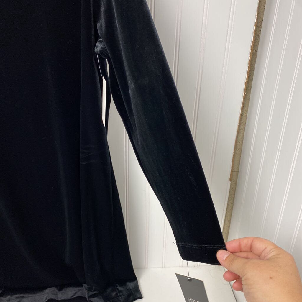 LONG SLEEVED VELOUR DRESS