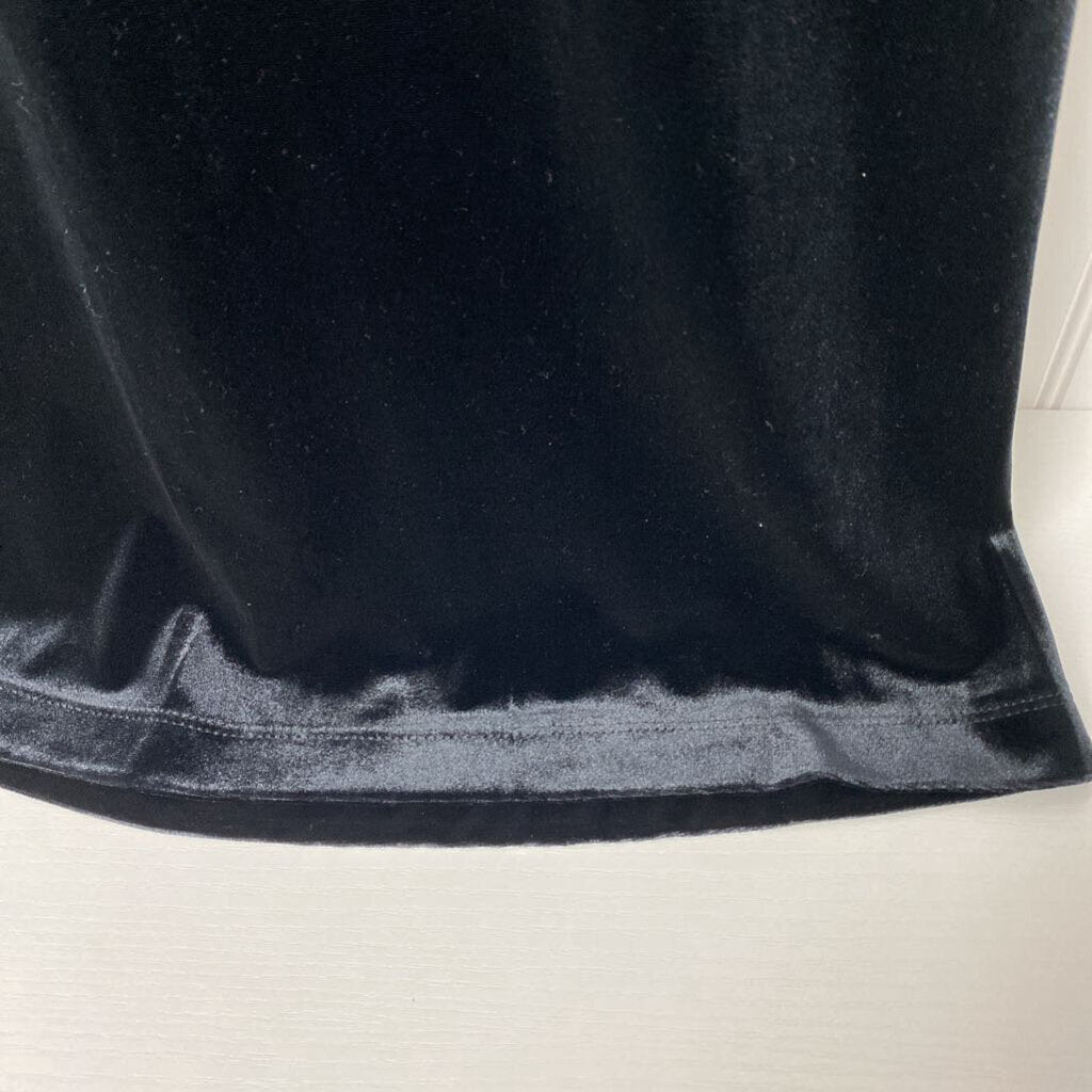 LONG SLEEVED VELOUR DRESS