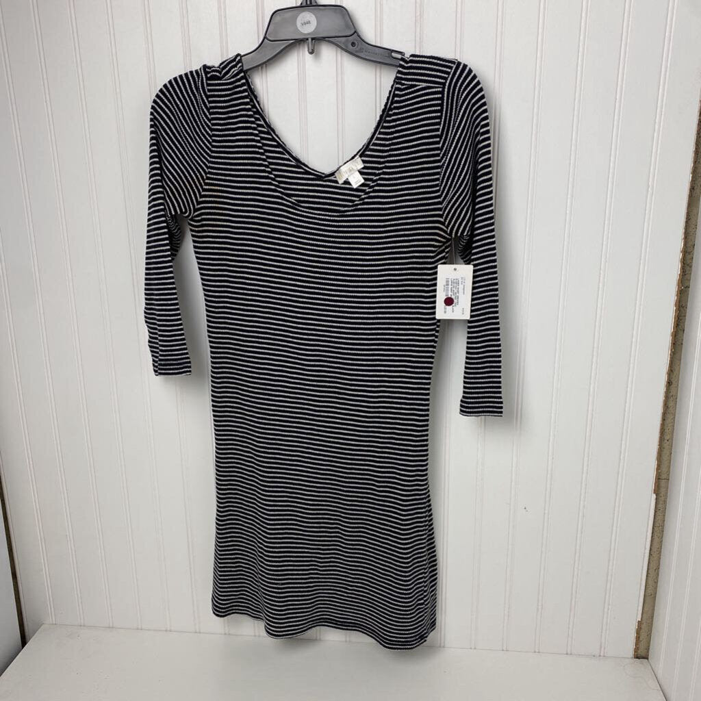 LONG SLEEVED SHORT DRESS