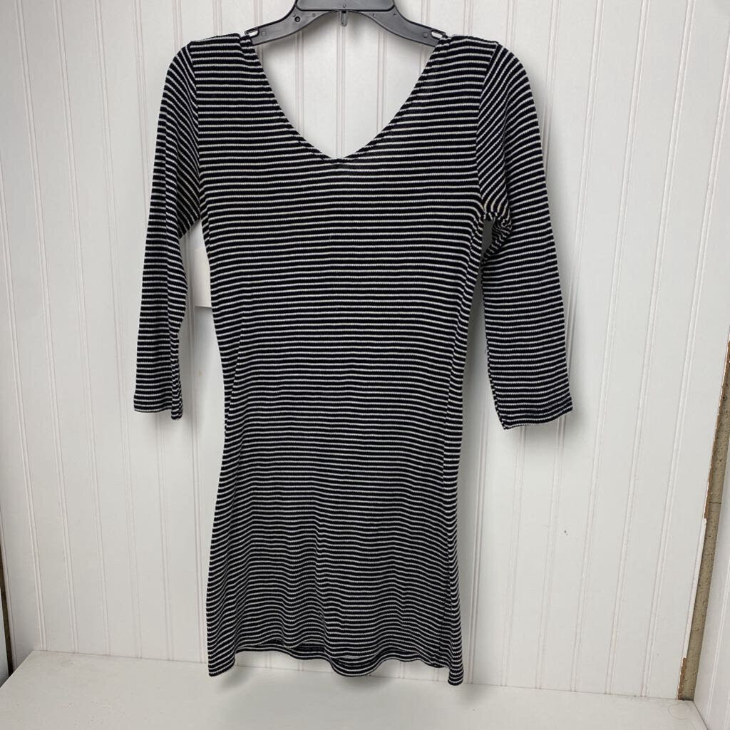 LONG SLEEVED SHORT DRESS