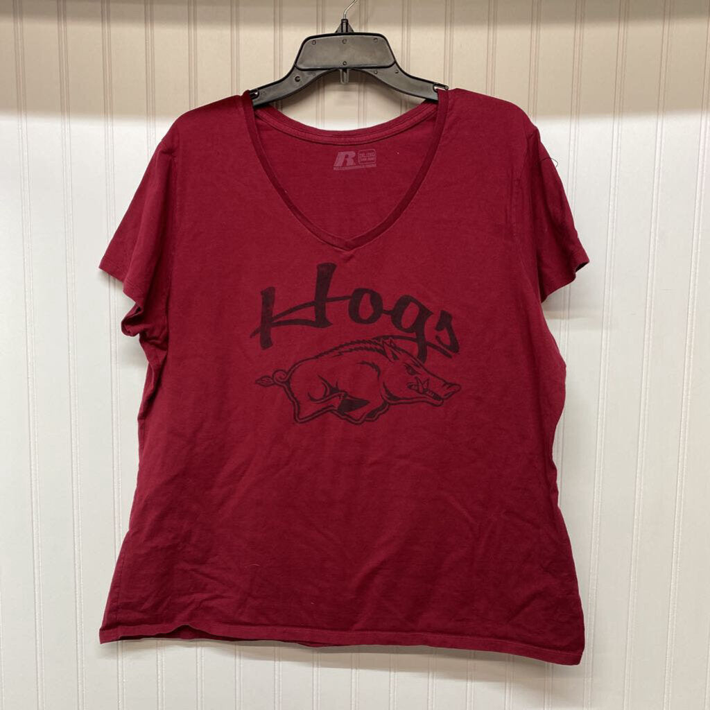 *VNECK GRAPHIC RAZORBACK