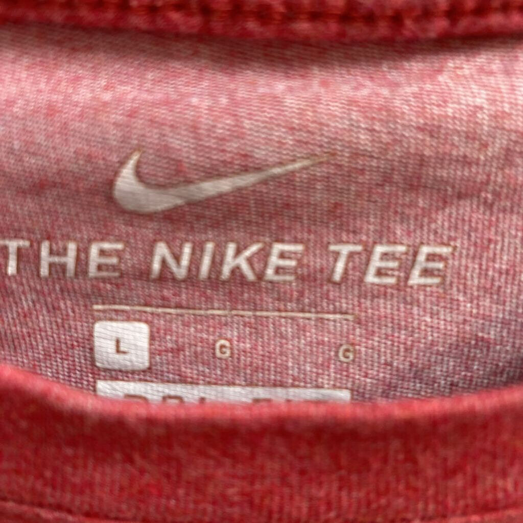 *BASIC NIKE TEE GRAPHIC DRI-FIT