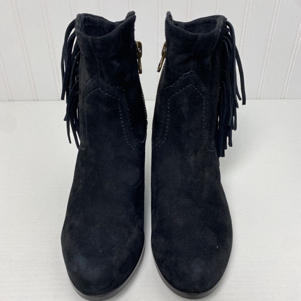 HEELED SUEDE ANKLE BOOTS