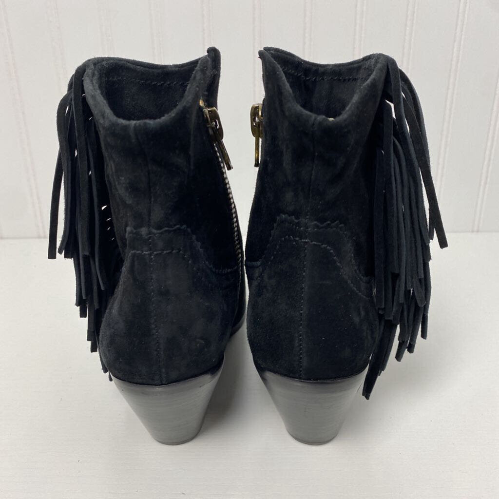 HEELED SUEDE ANKLE BOOTS