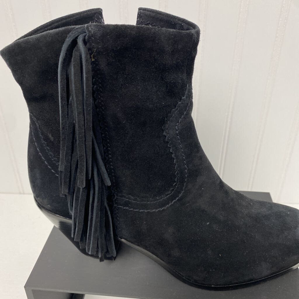 HEELED SUEDE ANKLE BOOTS