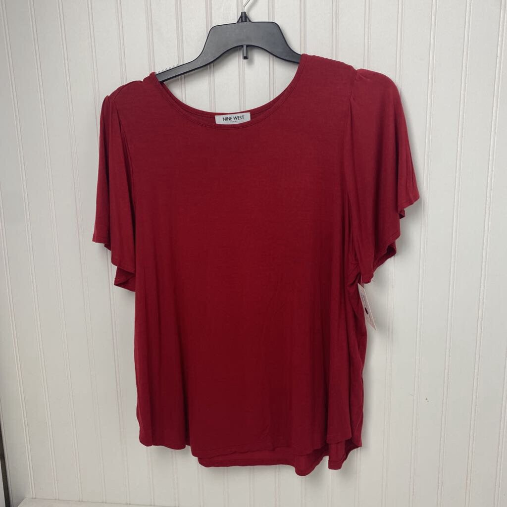 SHORT SLEEVED TOP