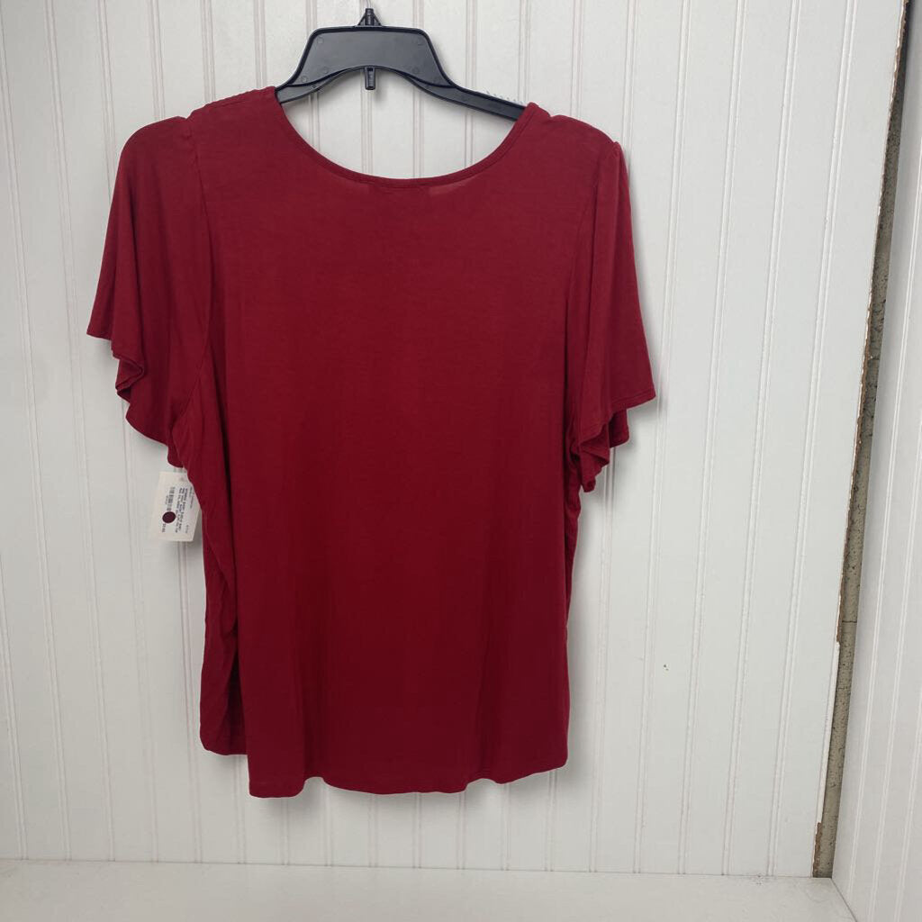 SHORT SLEEVED TOP